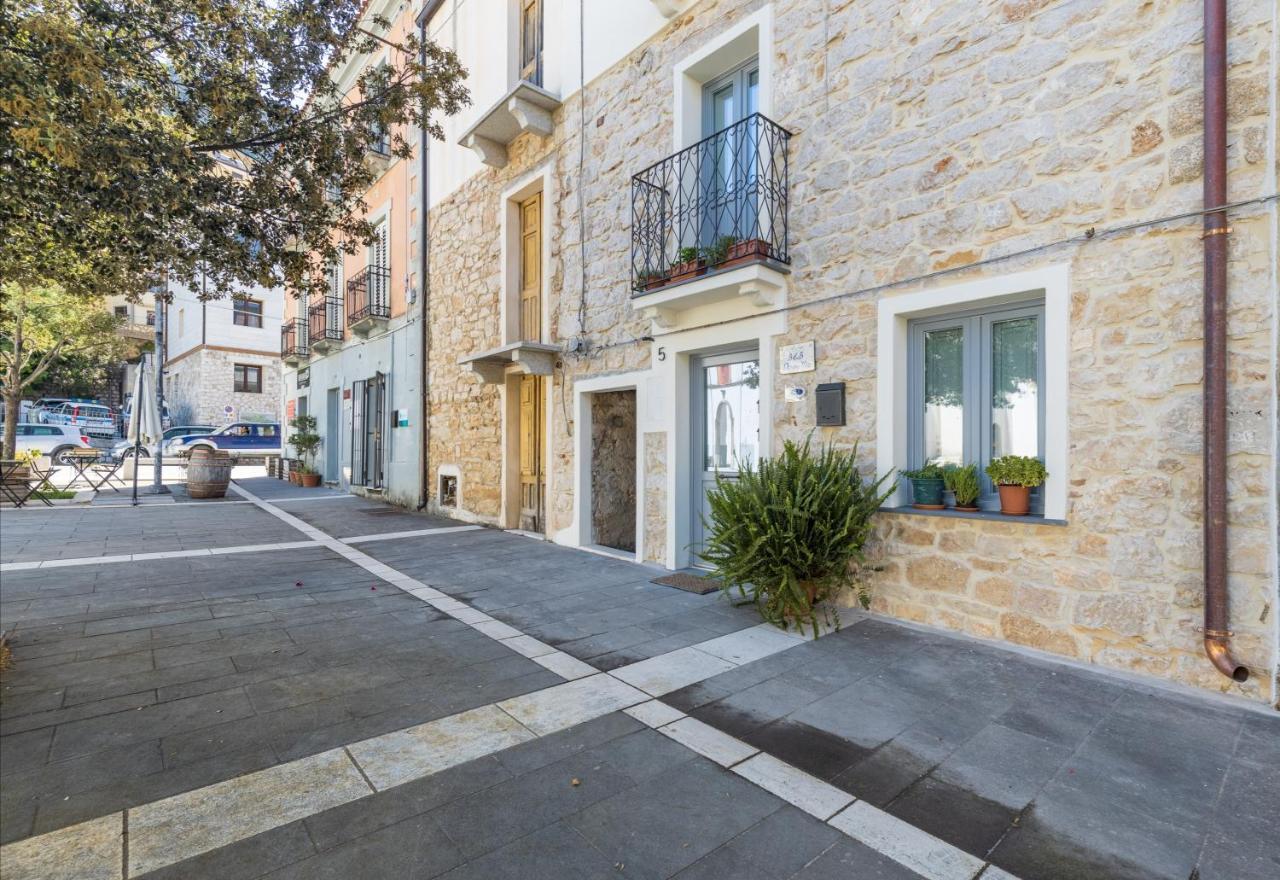B&B Dommu Mia Baunei Exterior photo